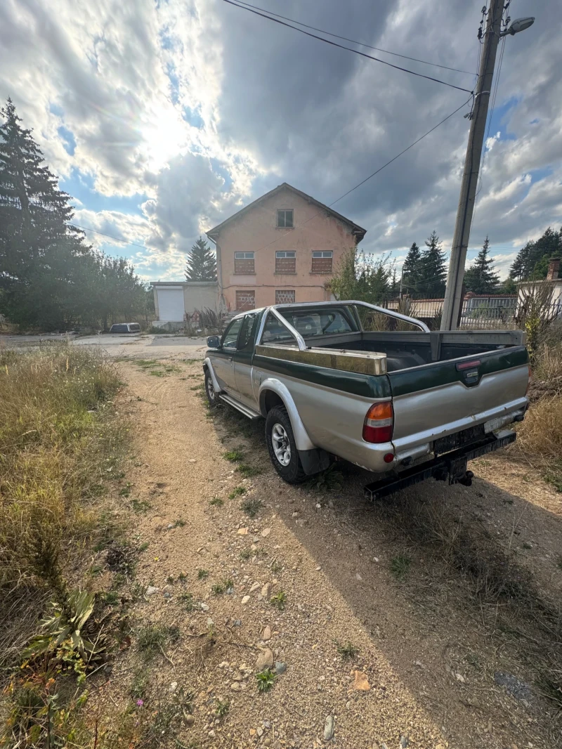 Mitsubishi L200 4x4, снимка 2 - Автомобили и джипове - 52725611