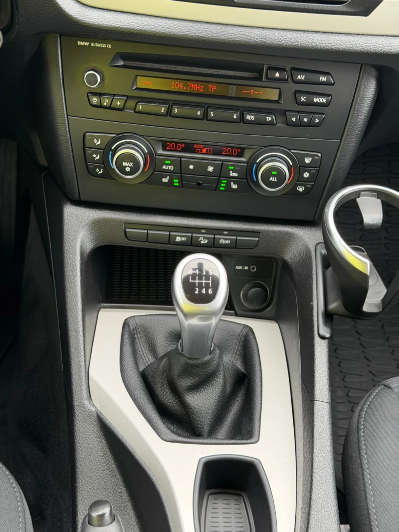 BMW X1 2.0/143кс Сервизни документи, снимка 12 - Автомобили и джипове - 52407893