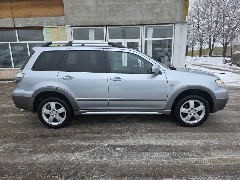 Mitsubishi Outlander 2.4I ПАНОРАМА ОБСЛУЖЕН, снимка 4 - Автомобили и джипове - 53357836
