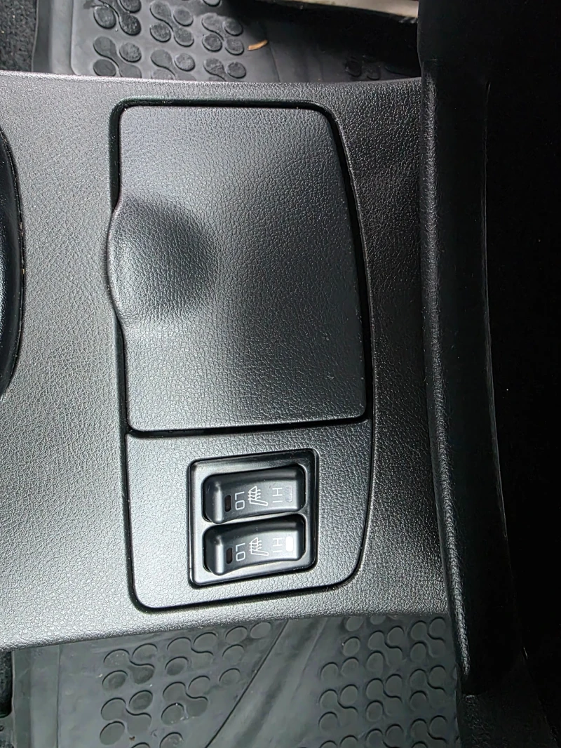 Mitsubishi Outlander 2.4I ПАНОРАМА ОБСЛУЖЕН, снимка 16 - Автомобили и джипове - 53357836