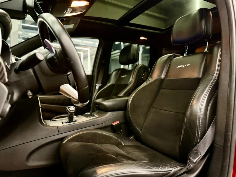 Jeep Grand cherokee SRT* V8 HEMI* Quadra-Trac* Панорама* Лизинг, снимка 8 - Автомобили и джипове - 53562094