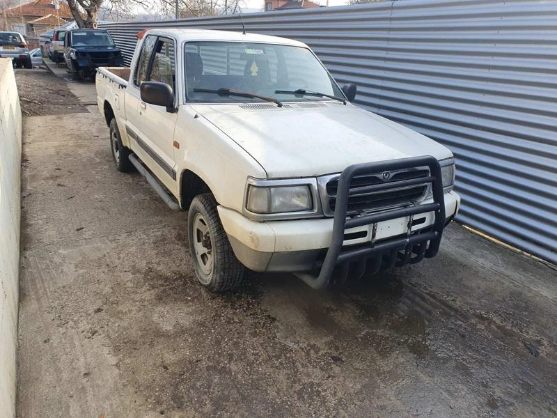 Mazda B2500 d 2.5, снимка 1 - Автомобили и джипове - 46834328