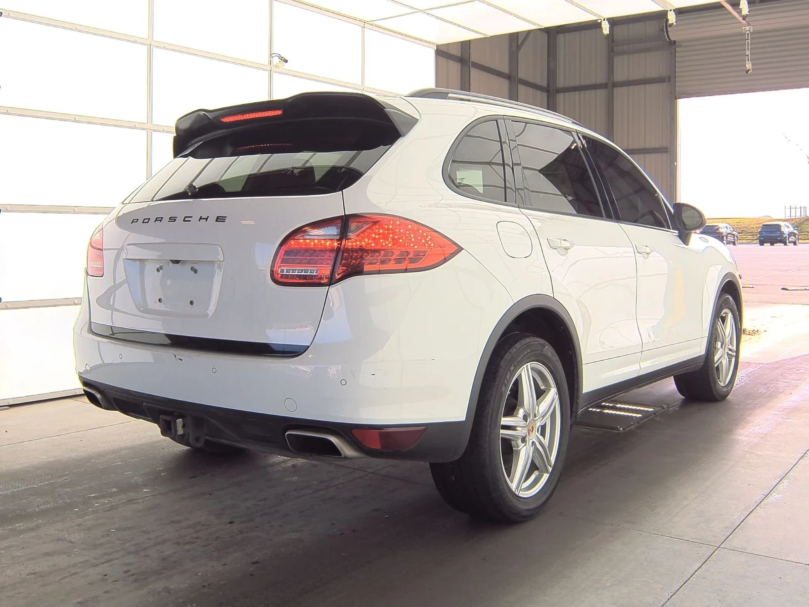 Porsche Cayenne  - изображение 7