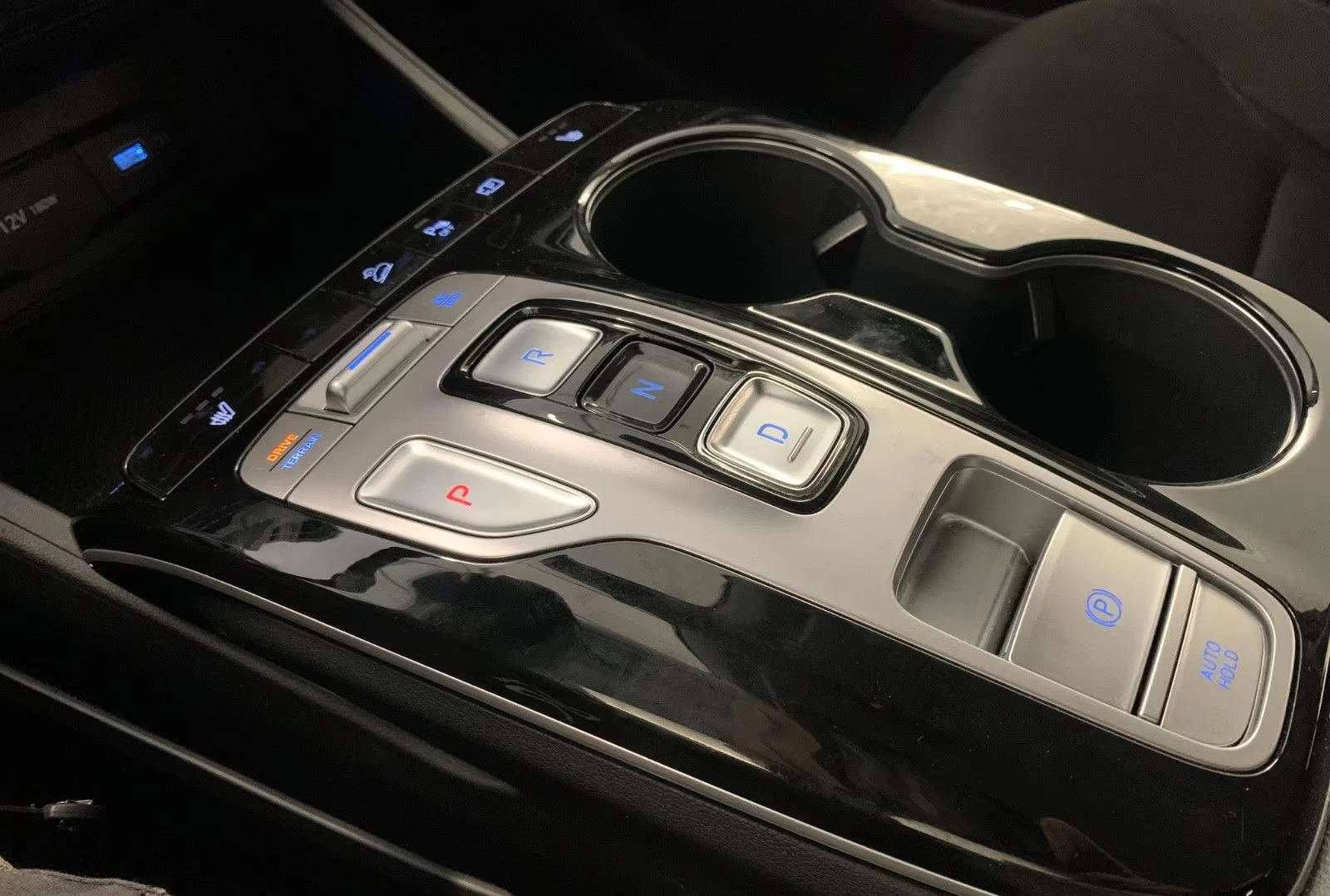 Hyundai Tucson 1.6PHEV/265HP/AWD/NAVI/LED/CAM/CPLAY/ACC/569g - изображение 10