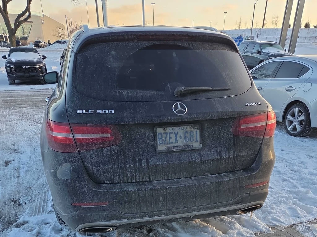 Mercedes-Benz GLC 300 / 4MATIC / PANO / AMG / KEYLESS / CARFAX - изображение 4