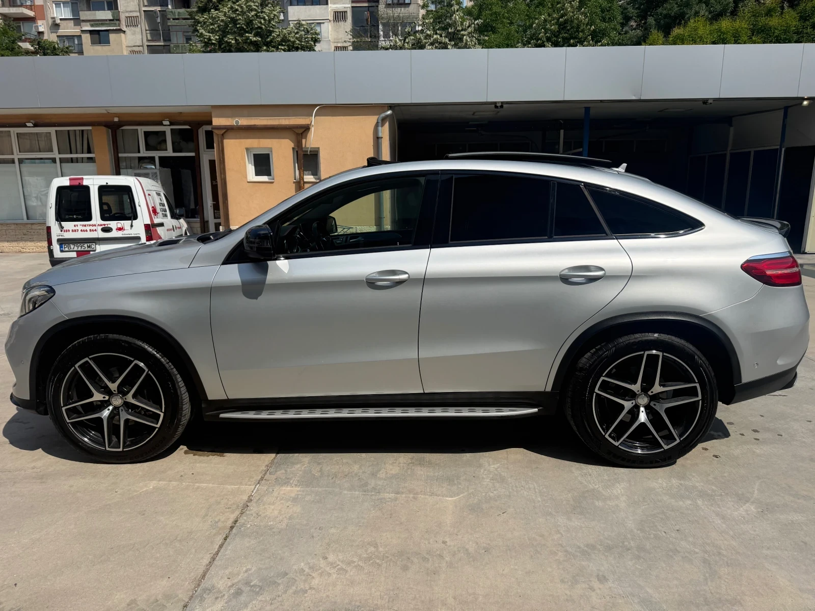 Mercedes-Benz GLE Coupe AMG/Harman Kardon/Панорама/360 камера, снимка 8 - Автомобили и джипове - 54488773