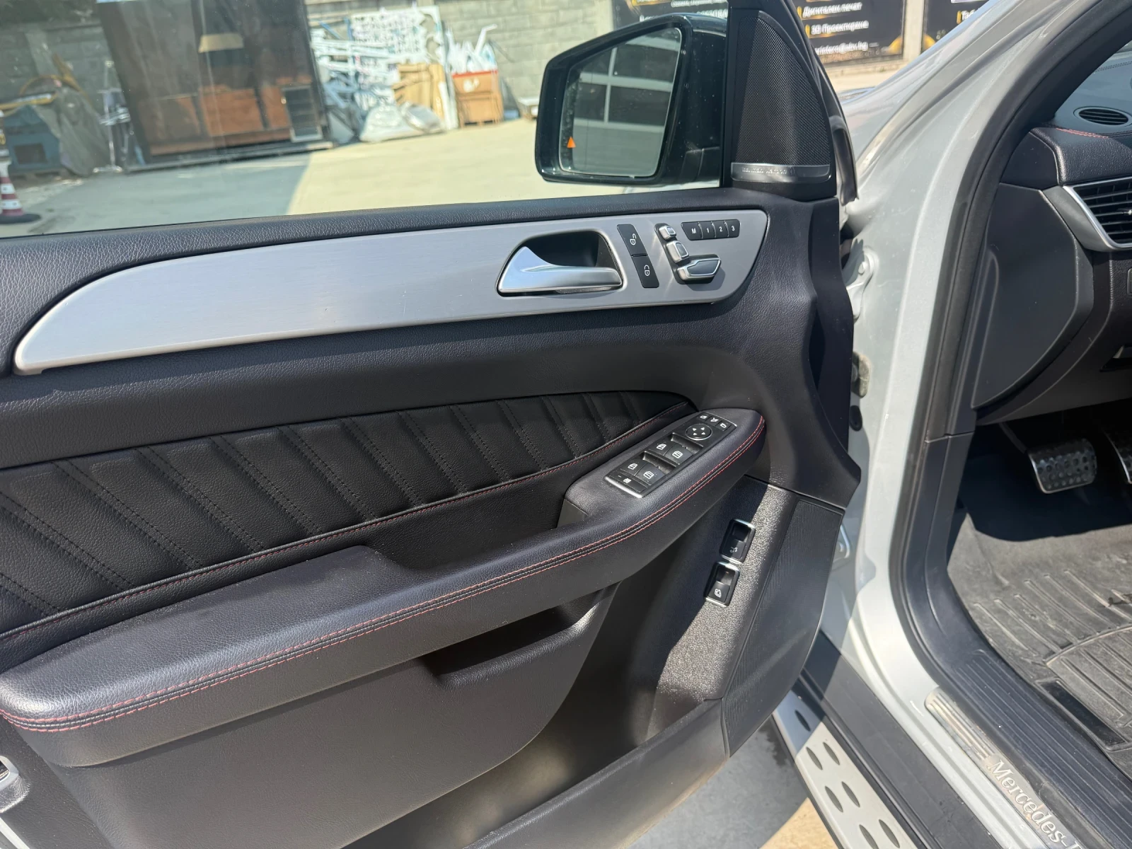 Mercedes-Benz GLE Coupe AMG/Harman Kardon/Панорама/360 камера, снимка 10 - Автомобили и джипове - 54488773