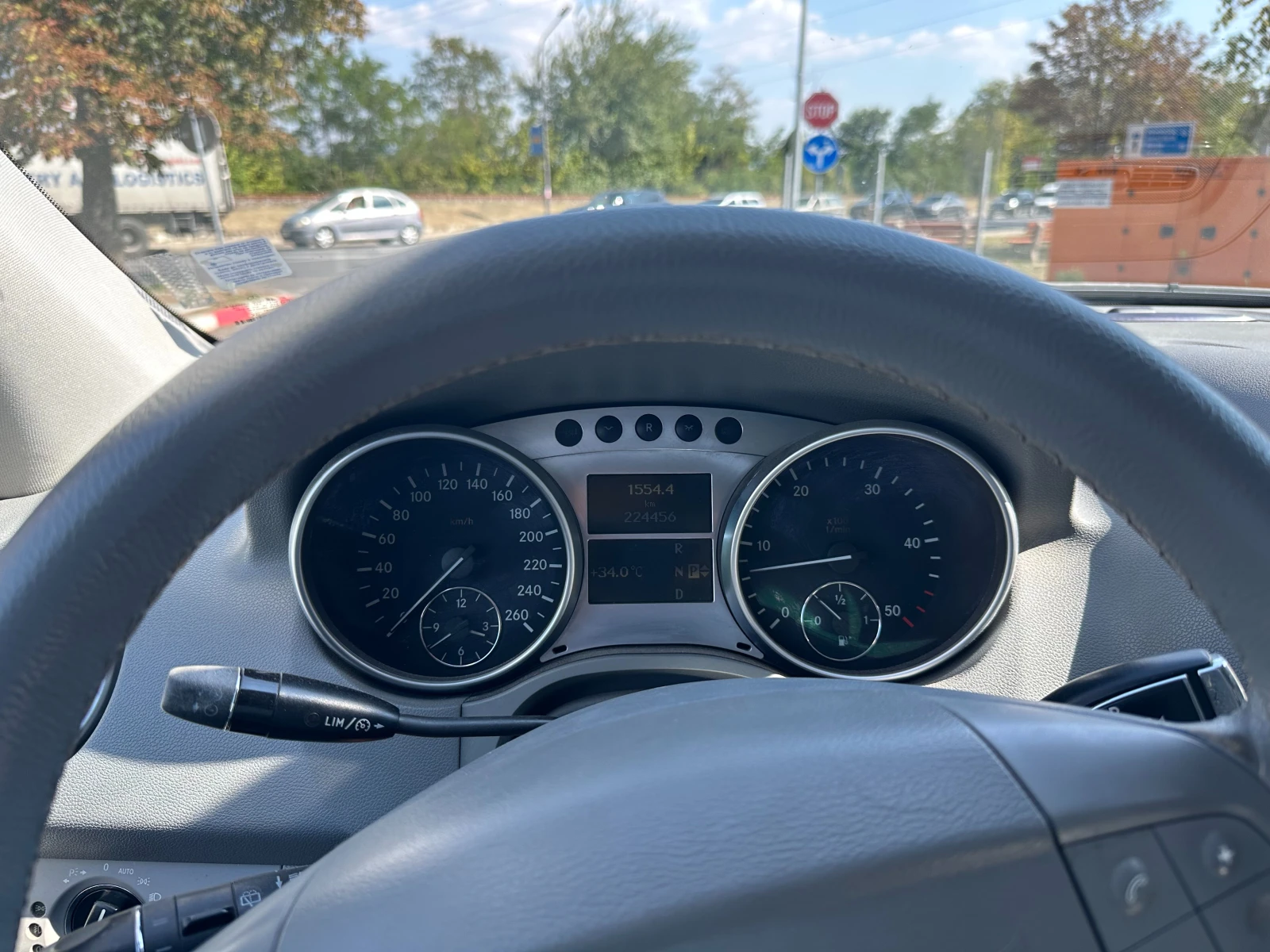 Mercedes-Benz ML 320, снимка 8 - Автомобили и джипове - 54218201