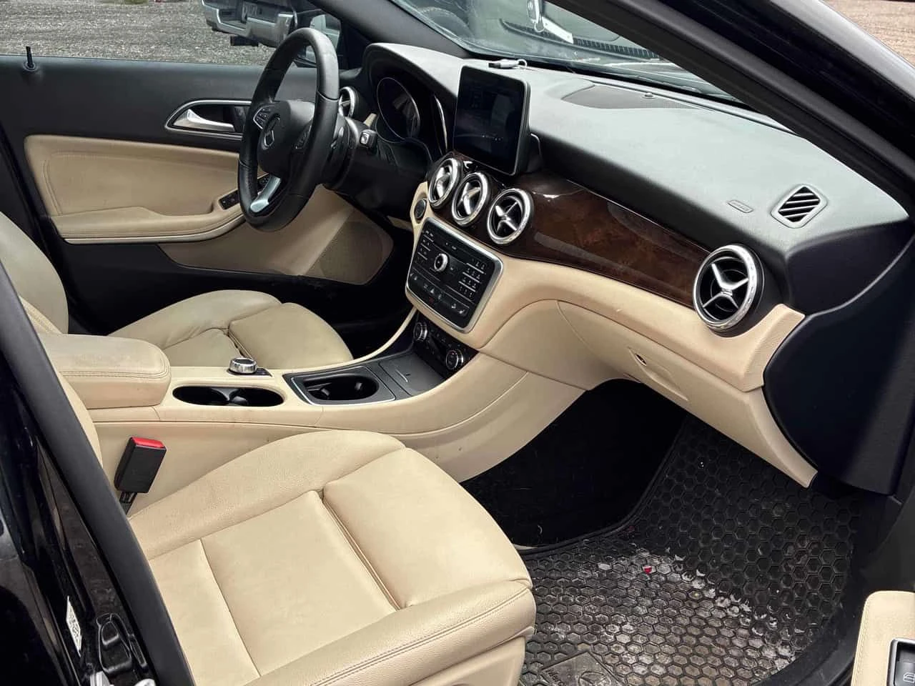 Mercedes-Benz GLA 250 | CARFAX | ПОДГРЕВ | CARFAX | , снимка 13 - Автомобили и джипове - 54545290