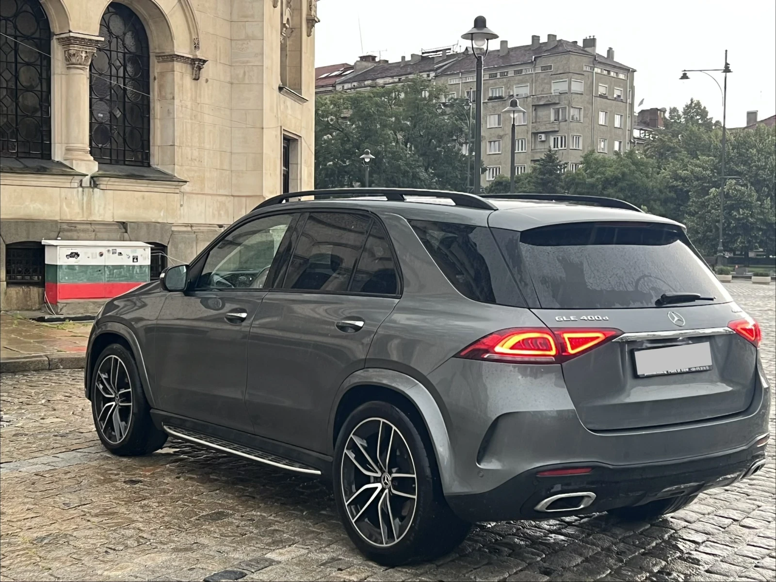 Mercedes-Benz GLE 400 4Matic* AMG* Head-Up* 360* Pano* Burm, снимка 4 - Автомобили и джипове - 55132202