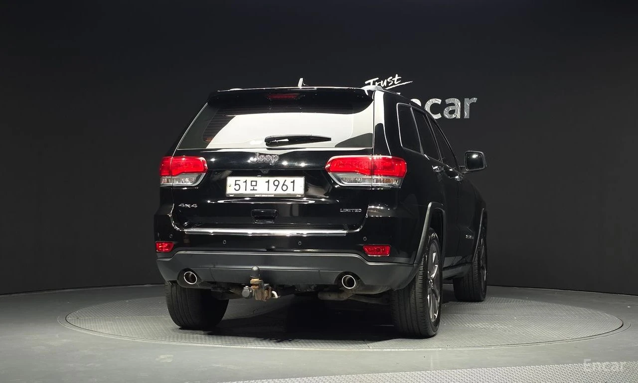 Jeep Grand cherokee 3.6* V6* 8ZF* ПОДГРЕВ* ОБДУХВАНЕ* МЪРТВА* ТОЧКА* К, снимка 4 - Автомобили и джипове - 55517793