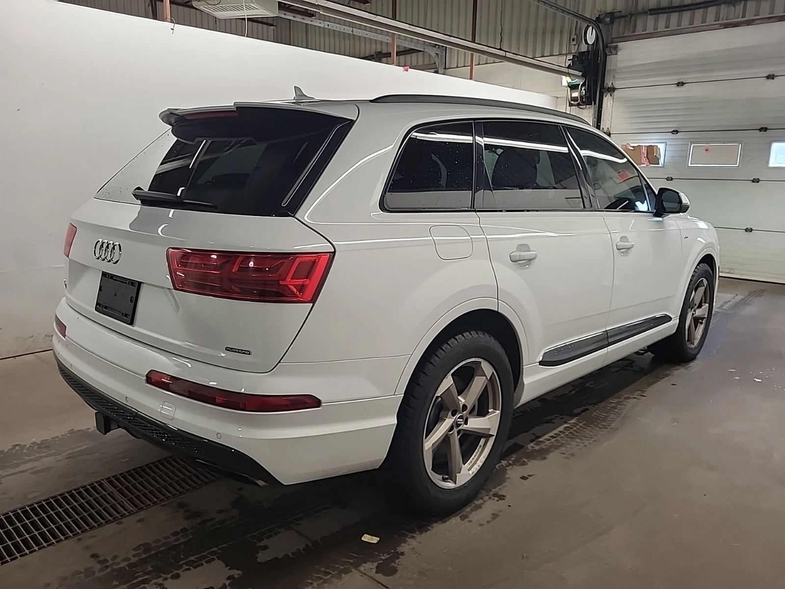 Audi Q7 * PROGRESSIV * CARFAX * ЦЕНА ДО БГ, снимка 3 - Автомобили и джипове - 56074791