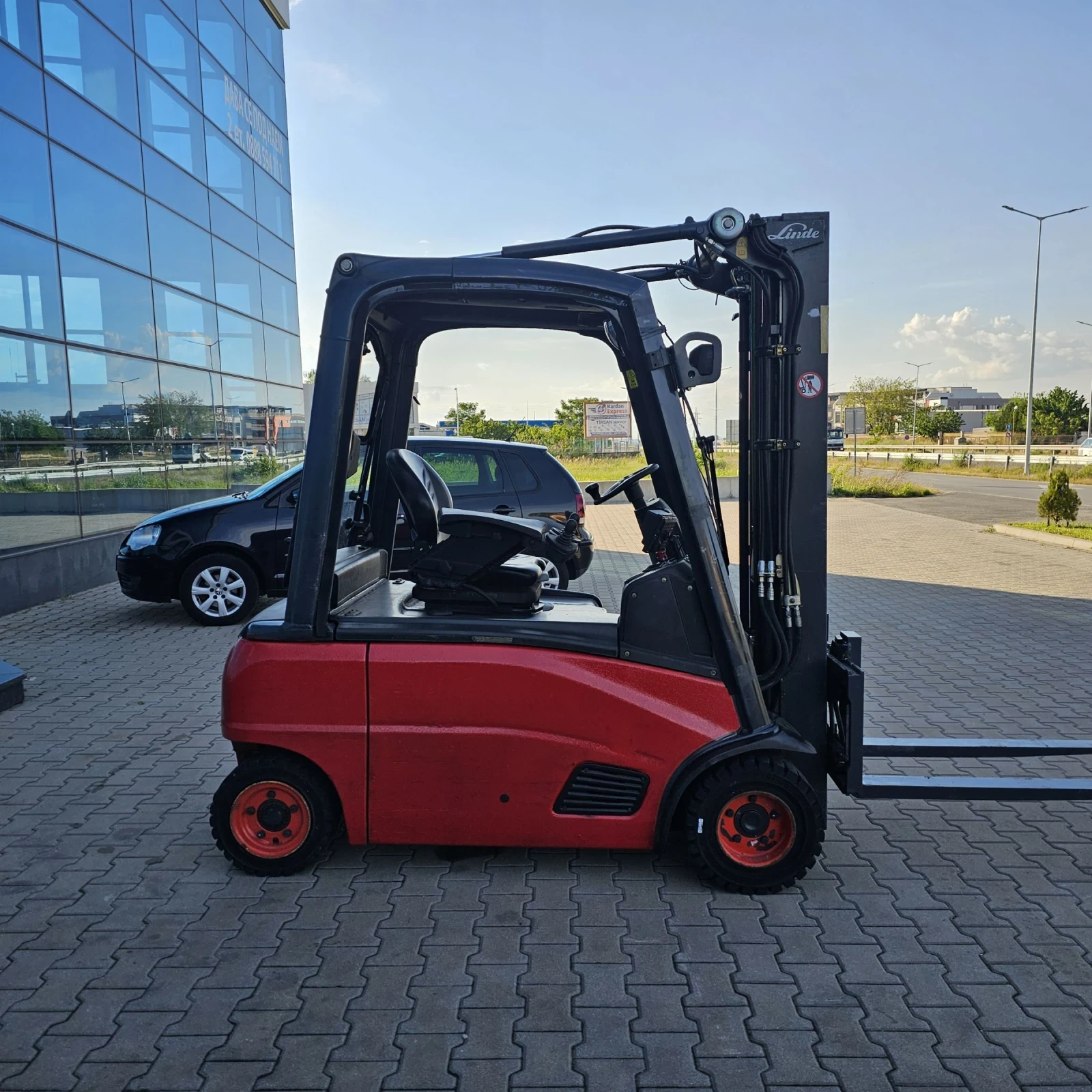 Електрокар Linde E 20 PL 2010 г 2 броя 2012 Е20, снимка 3 - Индустриална техника - 54622486