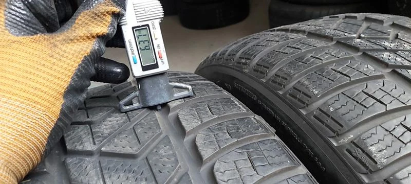 Гуми Зимни 245/45R19, снимка 8 - Гуми и джанти - 30924723