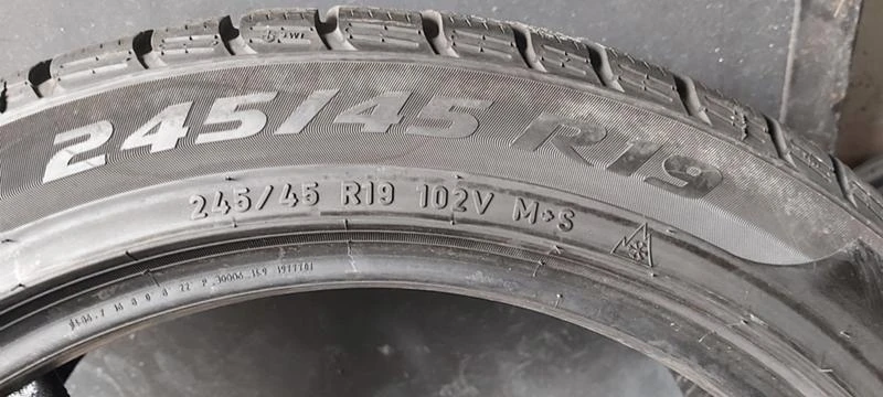 Гуми Зимни 245/45R19, снимка 7 - Гуми и джанти - 30924723