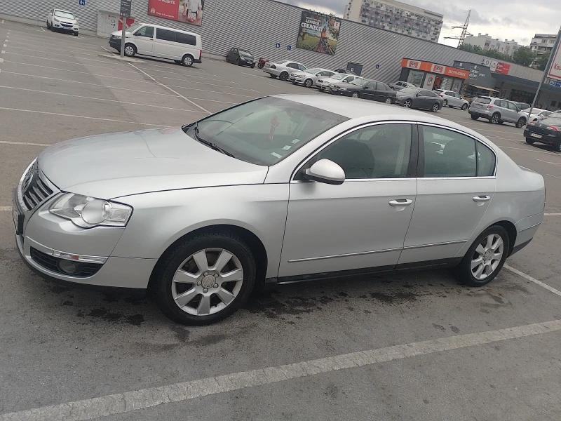 VW Passat, снимка 1 - Автомобили и джипове - 47806537