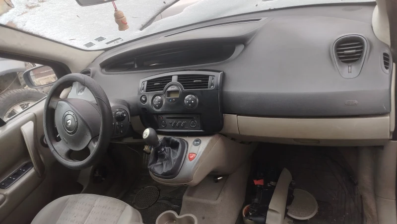 Renault Grand scenic 1.9 120кс, снимка 3 - Автомобили и джипове - 48076840