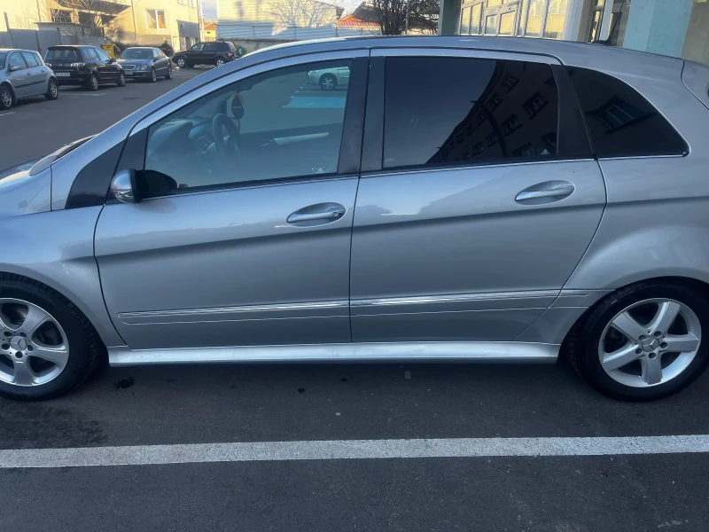 Mercedes-Benz B 200 CDI, снимка 2 - Автомобили и джипове - 49360970