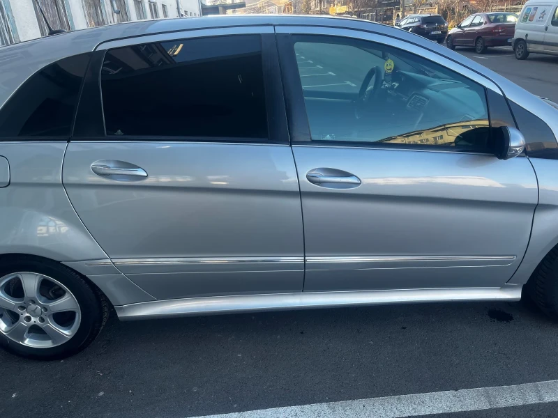 Mercedes-Benz B 200 CDI, снимка 3 - Автомобили и джипове - 49360970