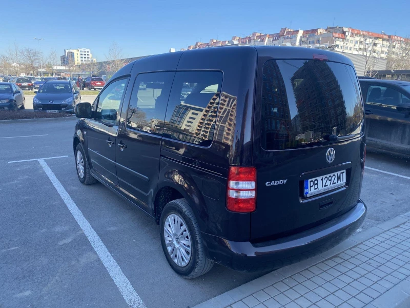 VW Caddy 1.6 TDI, снимка 4 - Автомобили и джипове - 49452635