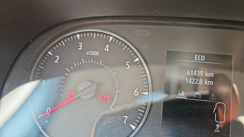 Dacia Sandero 1.0i LPG/ГАЗ, снимка 13 - Автомобили и джипове - 50630155