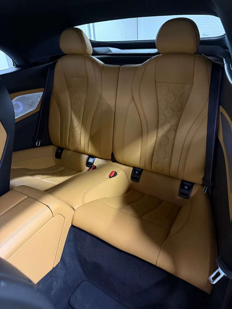 BMW M8 Competition Cabrio - 88 000 km в гаранция до 05.27, снимка 11 - Автомобили и джипове - 52468897