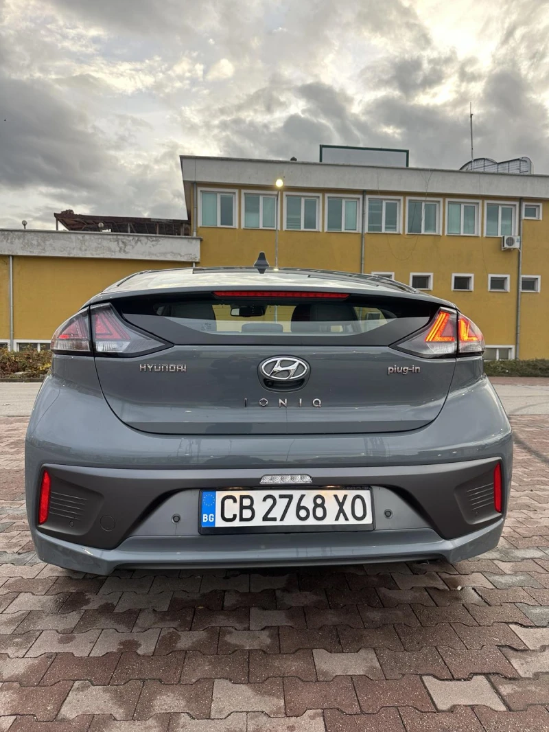Hyundai Ioniq 1.6 Gdi Plug-In Hybrid Premium, снимка 4 - Автомобили и джипове - 52369315