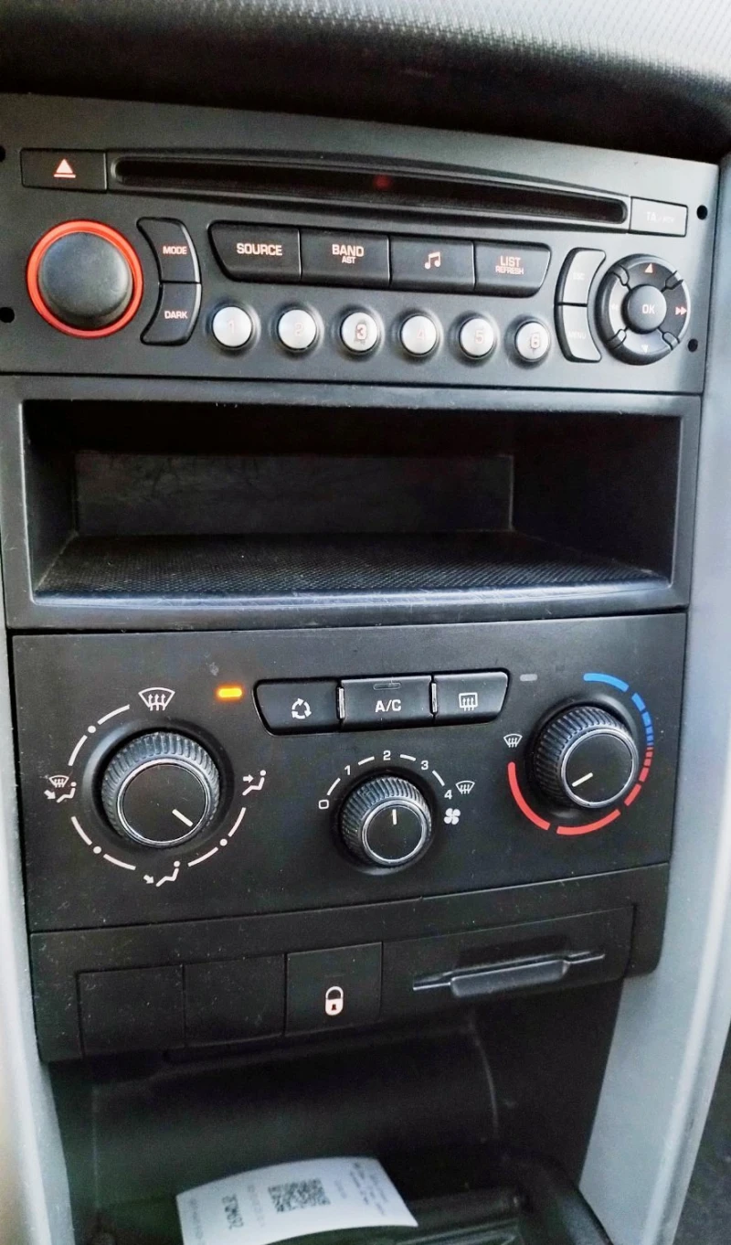 Peugeot 207 HDI  SW Panorama, снимка 9 - Автомобили и джипове - 52830319