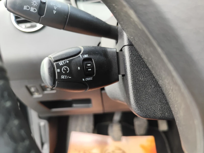 Peugeot 308 1.6HDi* EURO5A* LED* Klimatronik* , снимка 10 - Автомобили и джипове - 53042473