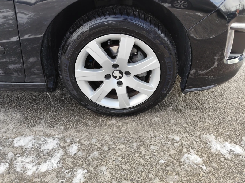 Peugeot 308 1.6HDi* EURO5A* LED* Klimatronik* , снимка 16 - Автомобили и джипове - 53042473