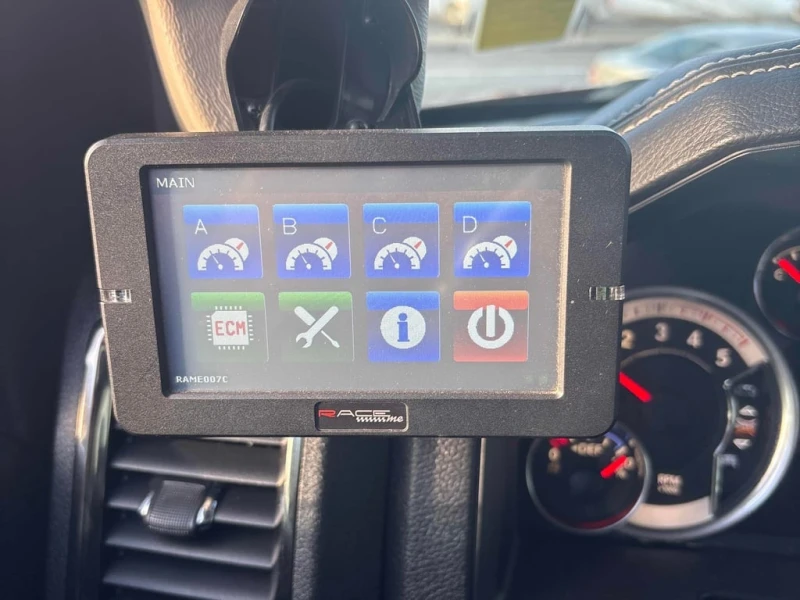 Dodge RAM 3500 * Laramie * CARFAX * БЕЗ ПЪРВОНАЧАЛНА ВНОСКА, снимка 10 - Автомобили и джипове - 53114616