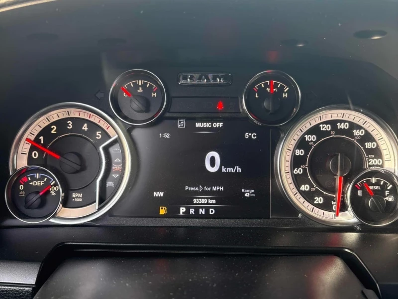 Dodge RAM 3500 * Laramie * CARFAX * БЕЗ ПЪРВОНАЧАЛНА ВНОСКА, снимка 8 - Автомобили и джипове - 53114616