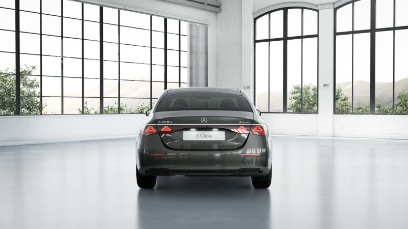 Mercedes-Benz E 220 d 4MATIC, снимка 5 - Автомобили и джипове - 53154355