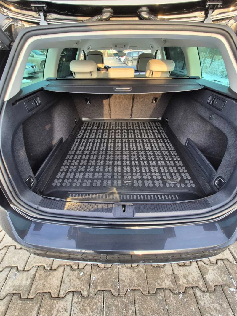 VW Passat 2.0TDI 4MOTION Highline - 34400 лв. - 52293672 | Car24.bg