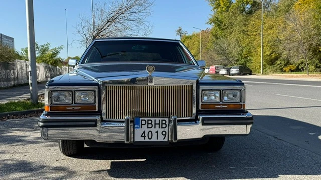 Cadillac Brougham, снимка 2 - Автомобили и джипове - 54180658
