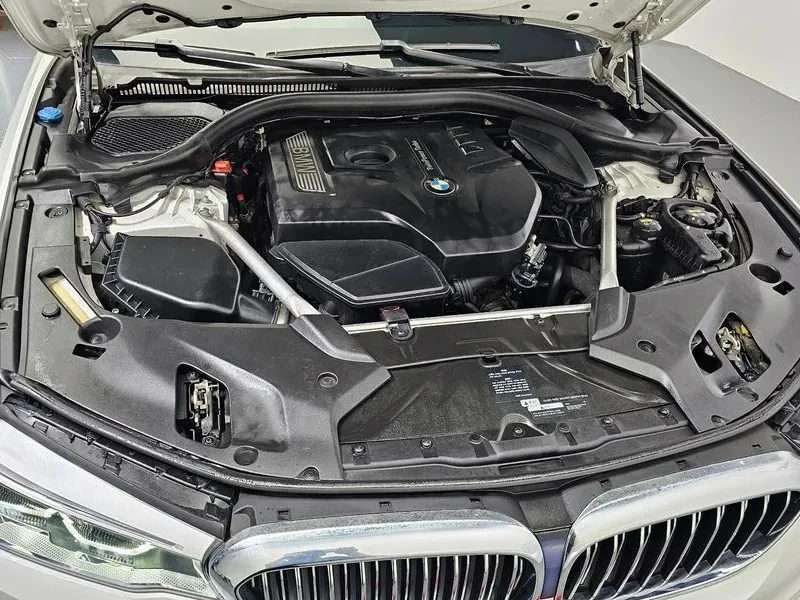 BMW 530 | АВТОФИНАНСИРАНЕ | ФИКСИРАНА ЦЕНА ДО БЪЛГАРИЯ, снимка 17 - Автомобили и джипове - 55153299