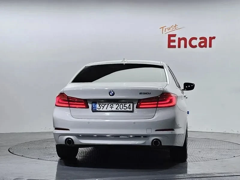 BMW 530 | АВТОФИНАНСИРАНЕ | ФИКСИРАНА ЦЕНА ДО БЪЛГАРИЯ, снимка 4 - Автомобили и джипове - 55153299