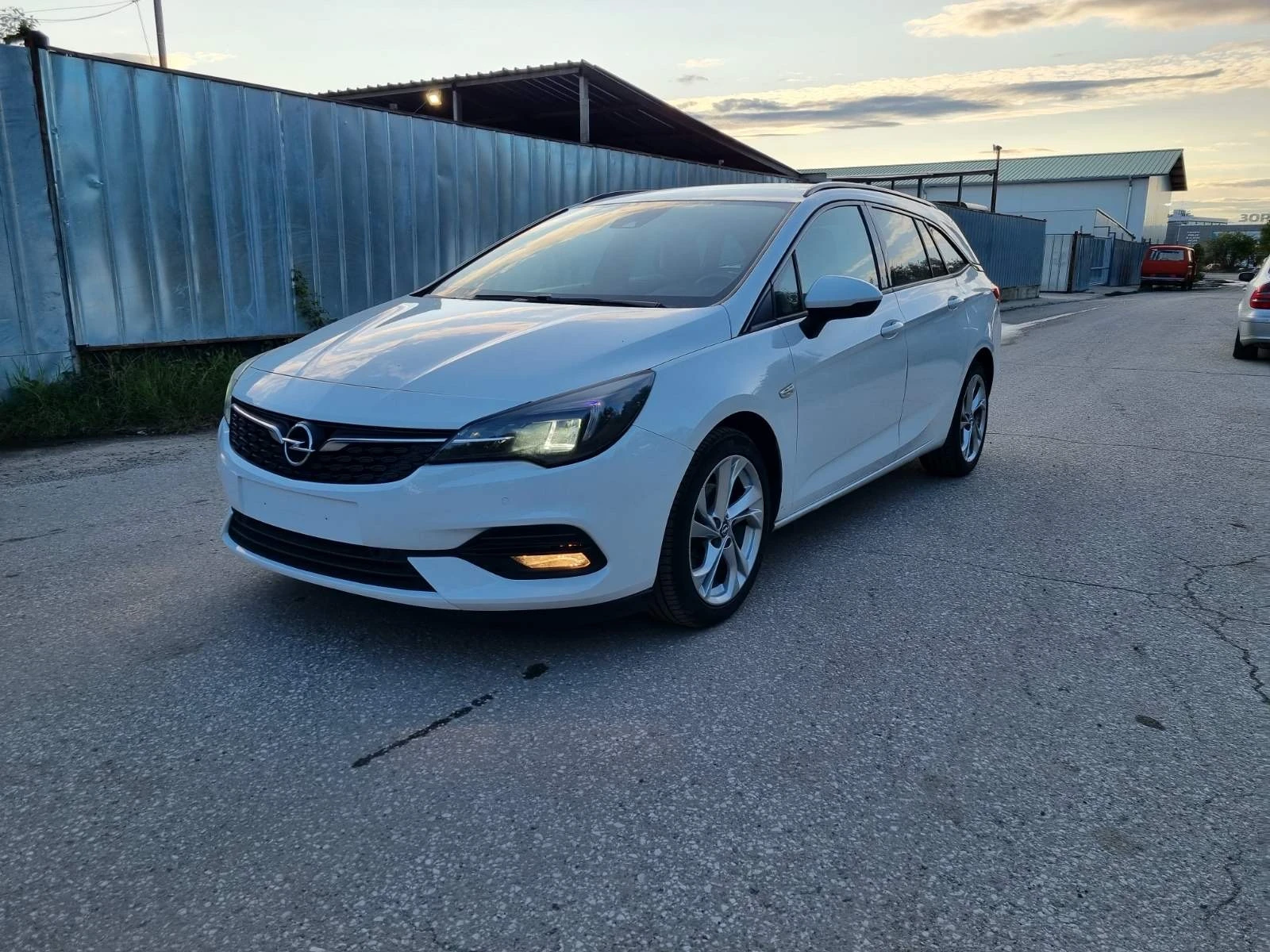 Opel Astra 1.5d-105k.NAVI.Kamera.star/stop - изображение 3