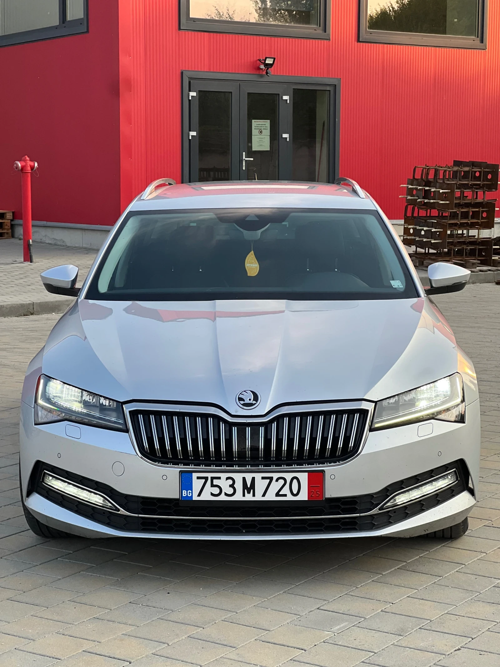 Skoda Superb 200кс 4х4 Digital 2021г - изображение 2