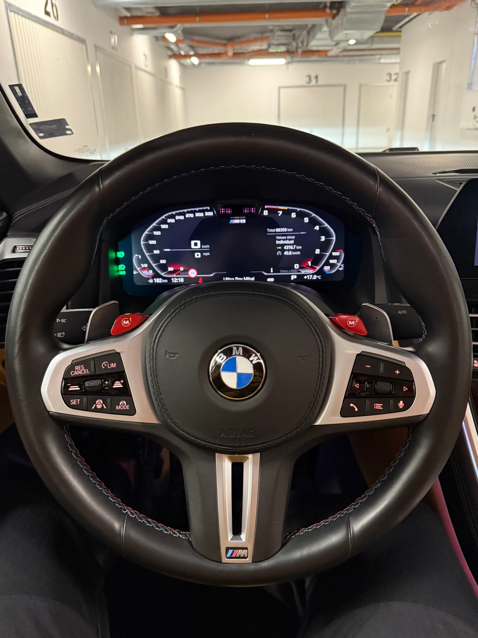 BMW M8 Competition Cabrio - 88 000 km    05.27 | Mobile.bg   8