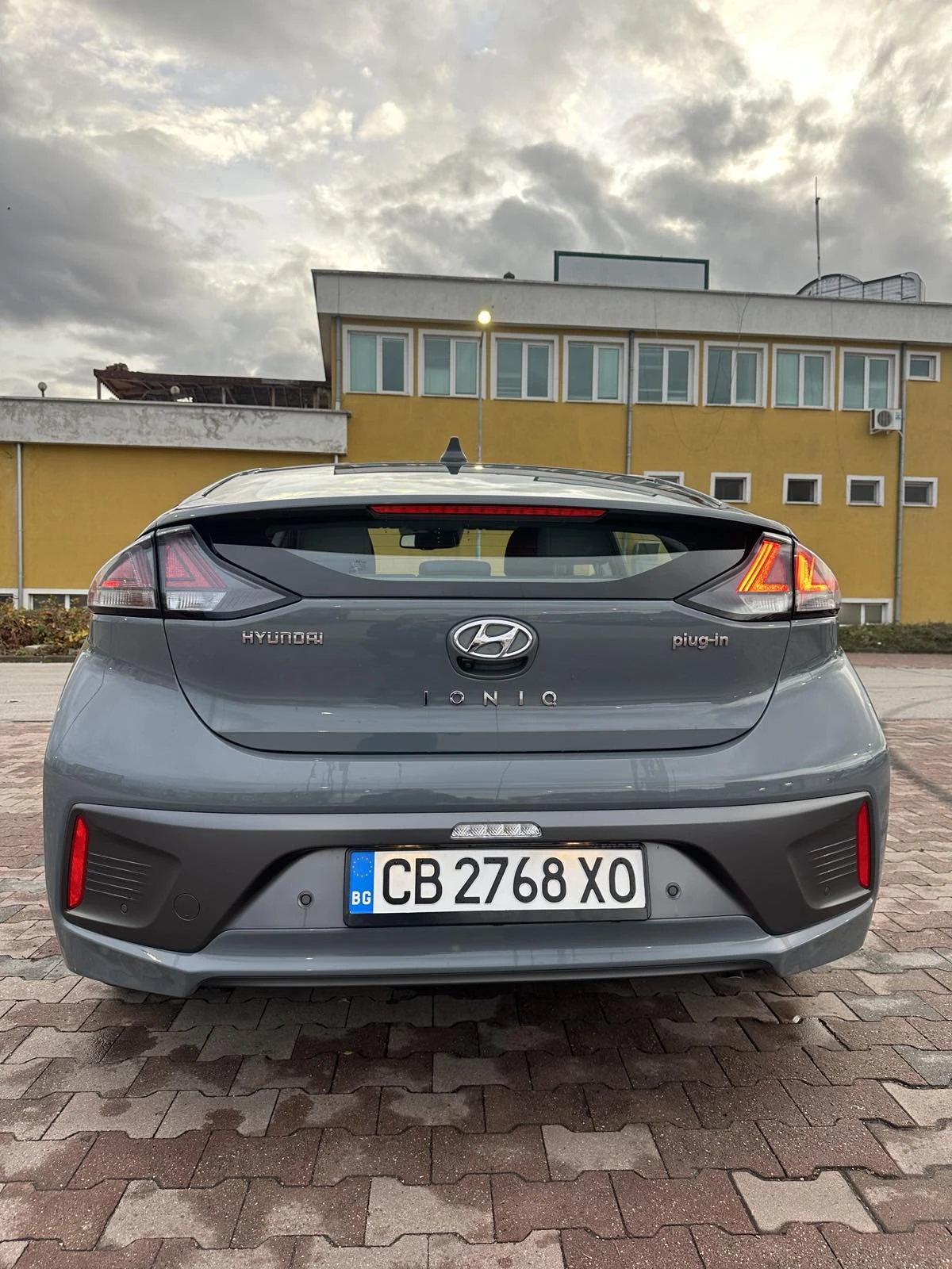 Hyundai Ioniq 1.6 Gdi Plug-In Hybrid Premium | Mobile.bg   4