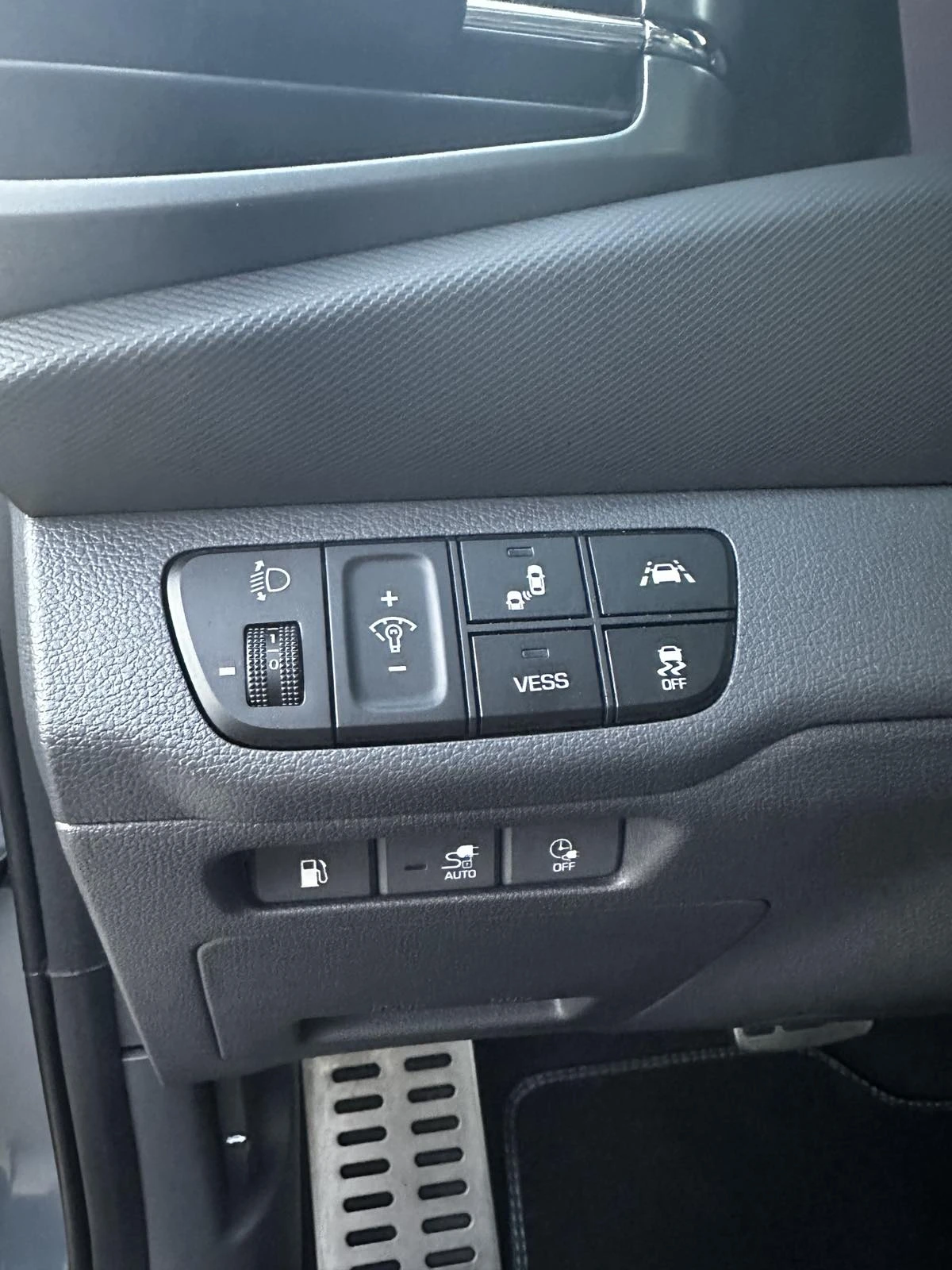 Hyundai Ioniq 1.6 Gdi Plug-In Hybrid Premium | Mobile.bg   13