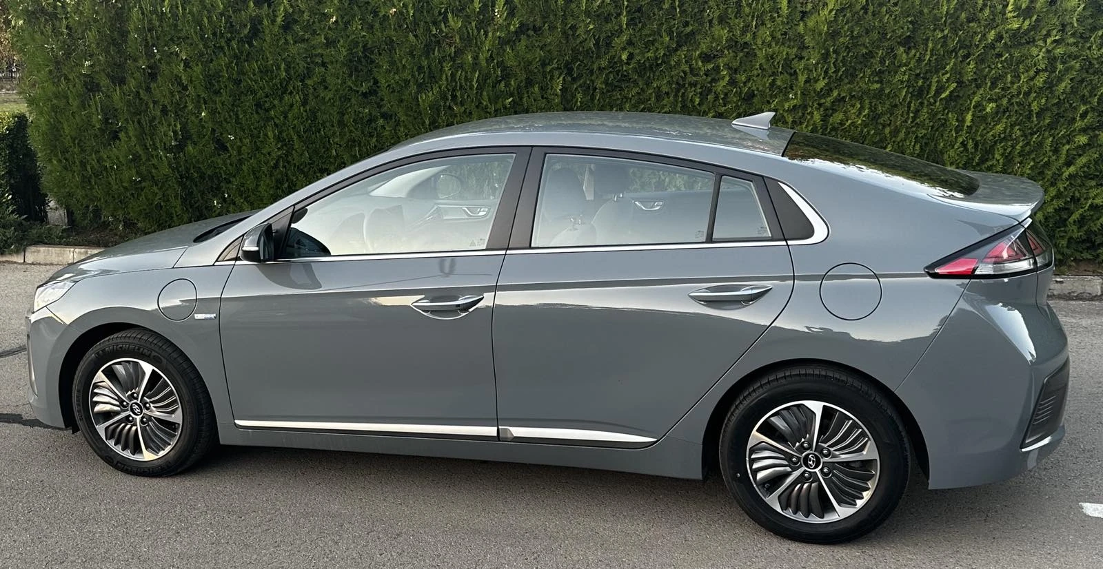 Hyundai Ioniq 1.6 Gdi Plug-In Hybrid Premium | Mobile.bg   6