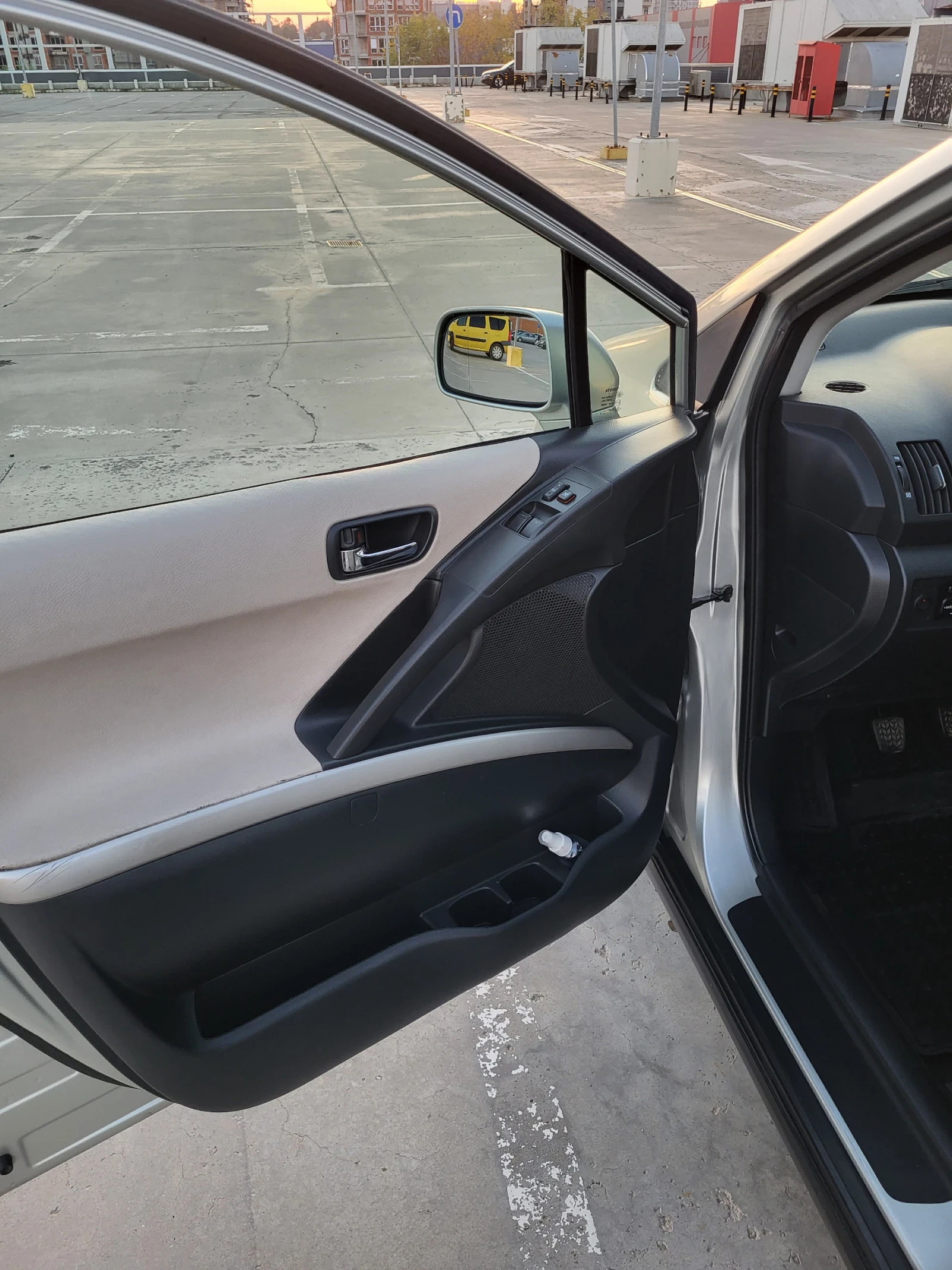 Toyota Corolla verso 2.0 D4D 116 k.c - изображение 6