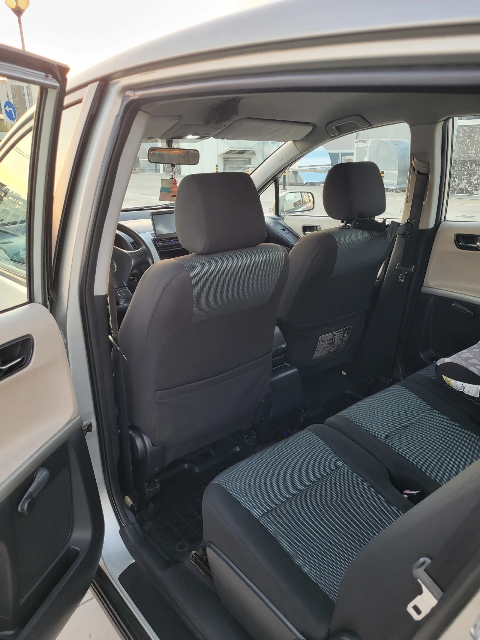 Toyota Corolla verso 2.0 D4D 116 k.c - изображение 7