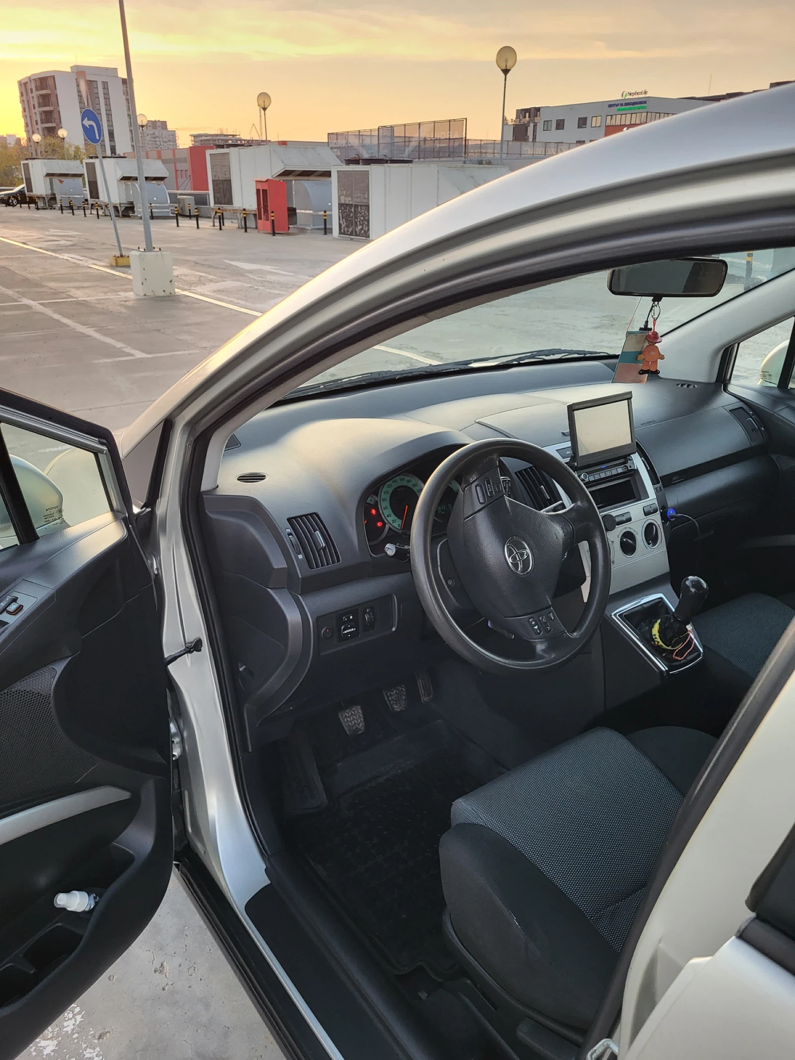 Toyota Corolla verso 2.0 D4D 116 k.c - изображение 5