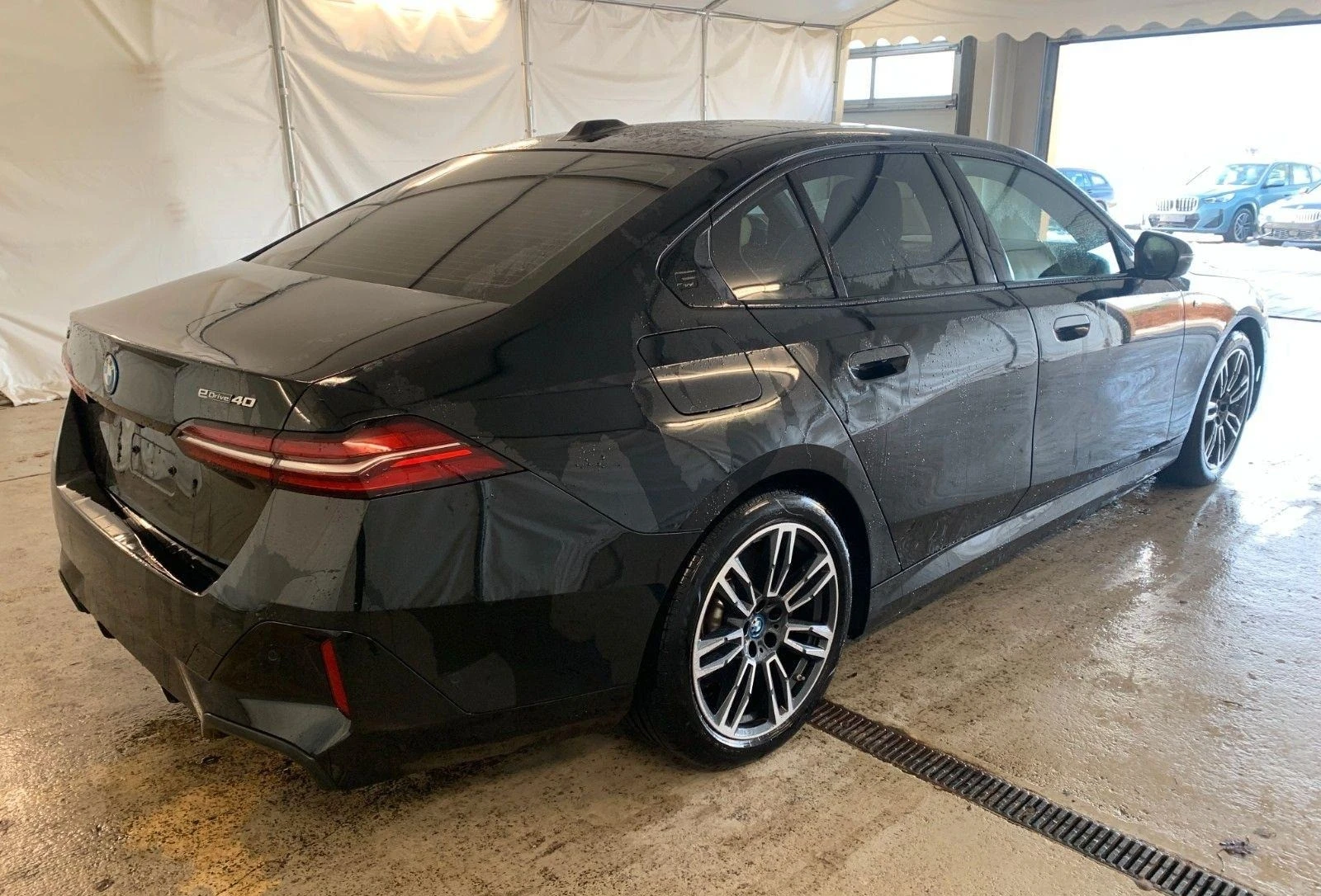 BMW i5 eDrive40/M-SPORT/LED/CAMERA/SHADOW/, снимка 4 - Автомобили и джипове - 53765706