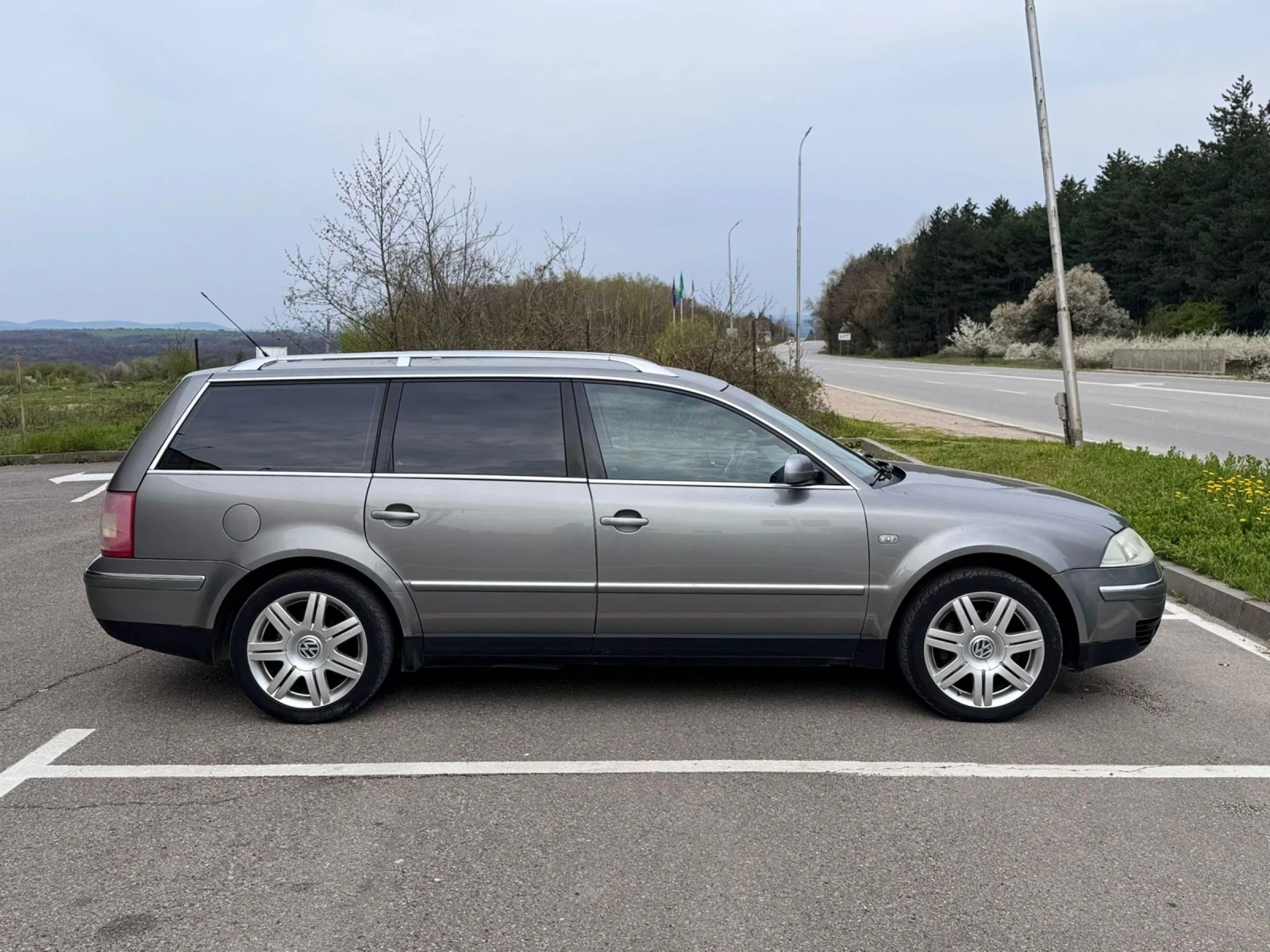 VW Passat 1.9TDI, снимка 4 - Автомобили и джипове - 54272336