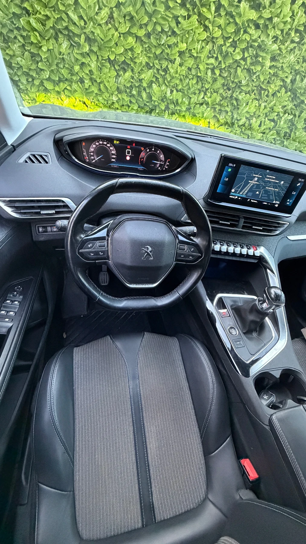 Peugeot 5008 ALLURE 7 Places УНИКАТ, снимка 10 - Автомобили и джипове - 54653213