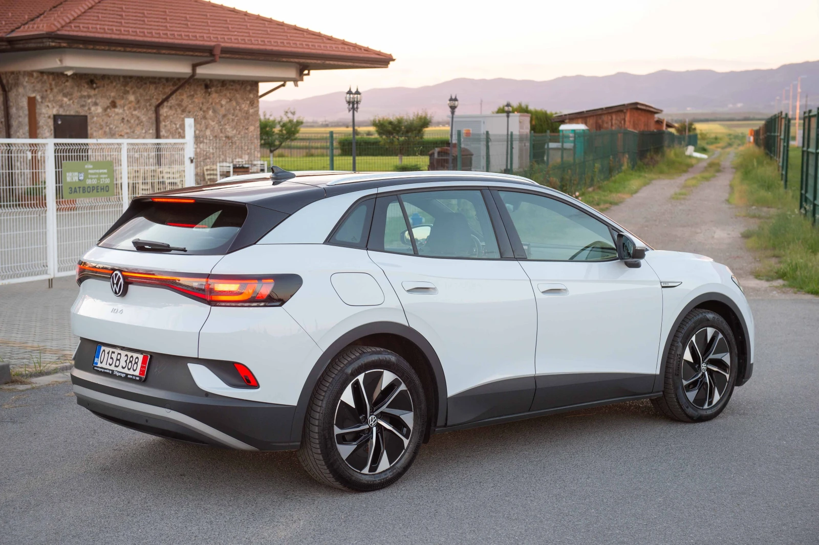 VW ID.4 82kw* 90%SOH* Камера* Дистроник* Термопомпа, снимка 4 - Автомобили и джипове - 54742896